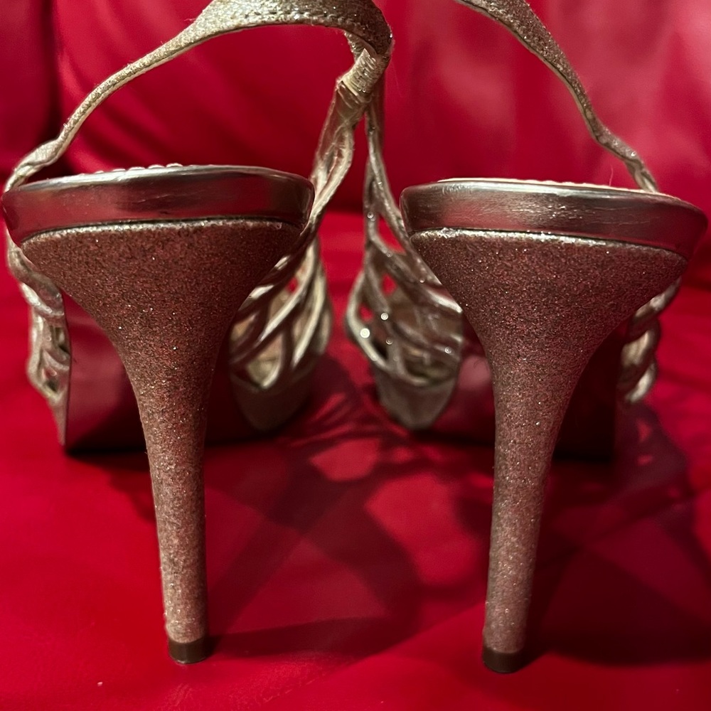Heels - Picture 3 of 13